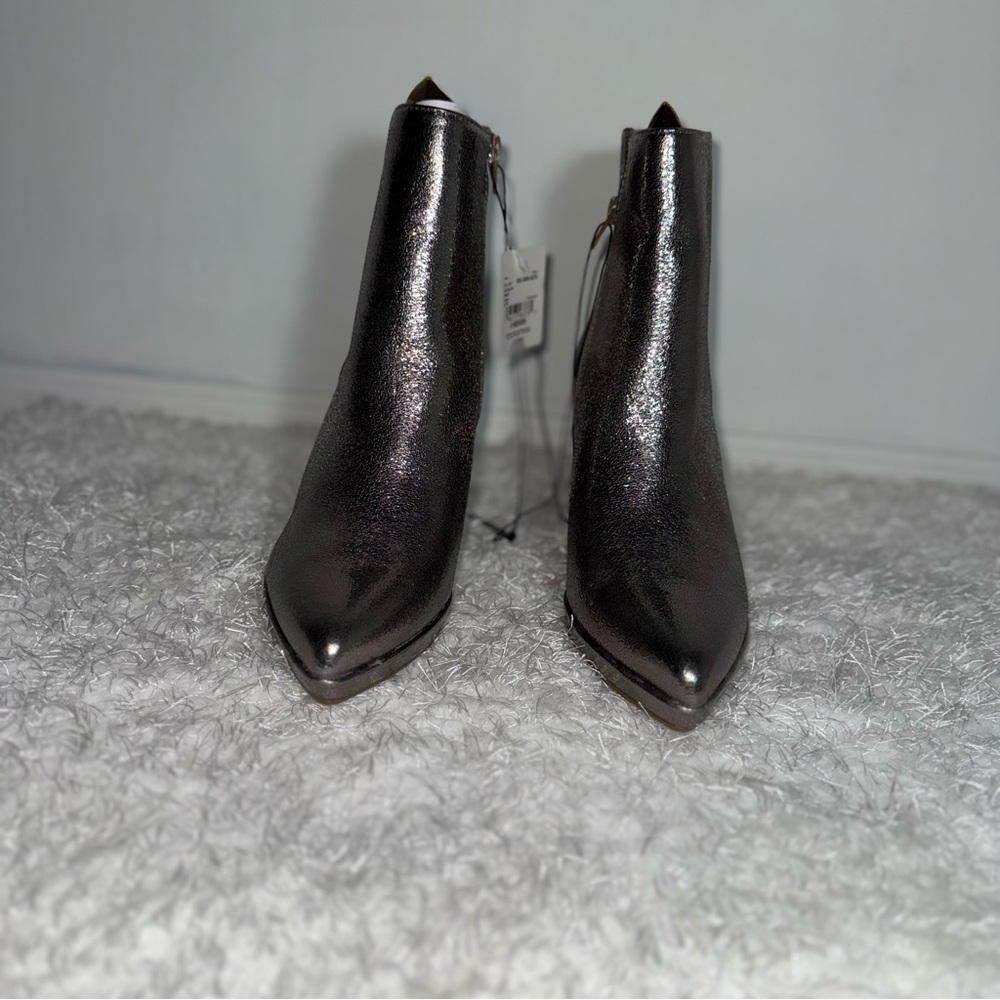 Worthington Women's‎ Silver Metallic Block Heel Ankle Boots Size 8 Medium - Picture 3 of 8